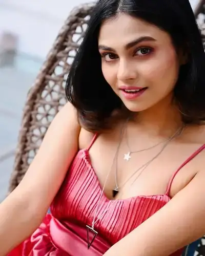 Escort Service Hazratganj